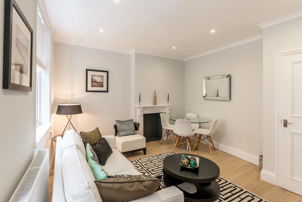 High Street Kensington Apartment London Room photo
